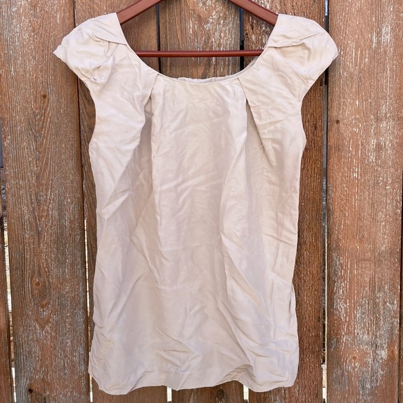 MARTIN & OSA Women’s Cream Gray Silk Crinkle Round Neck Cap Sleeve Blouse Small - Picture 1 of 11